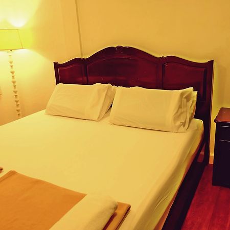 Baan Paan Sook Unitato Hostel Bangkok Bagian luar foto