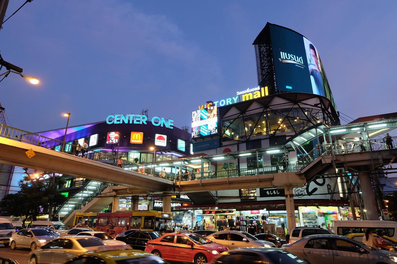 Baan Paan Sook Unitato Hostel Bangkok Bagian luar foto