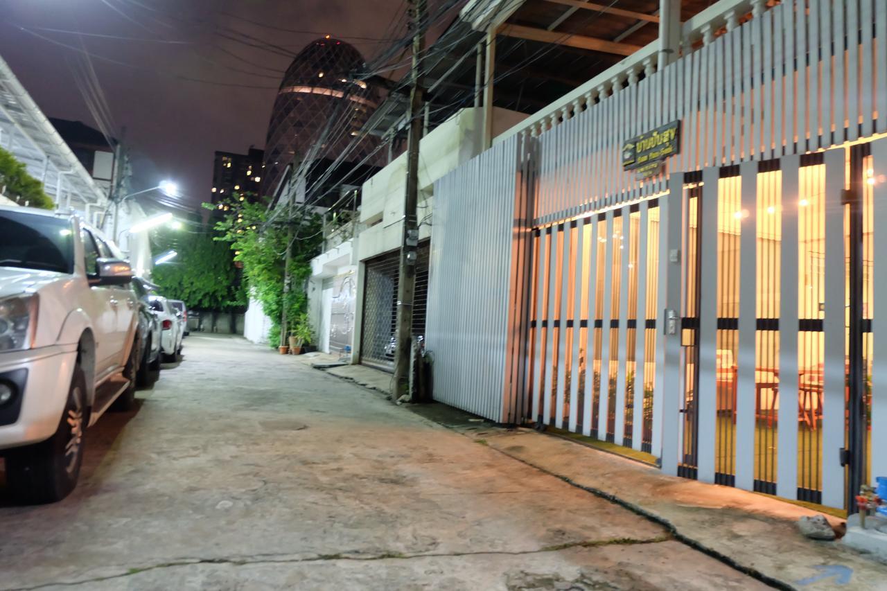 Baan Paan Sook Unitato Hostel Bangkok Bagian luar foto