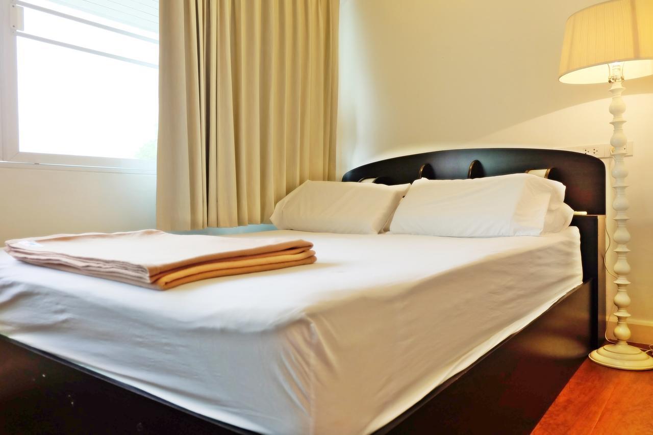 Baan Paan Sook Unitato Hostel Bangkok Bagian luar foto