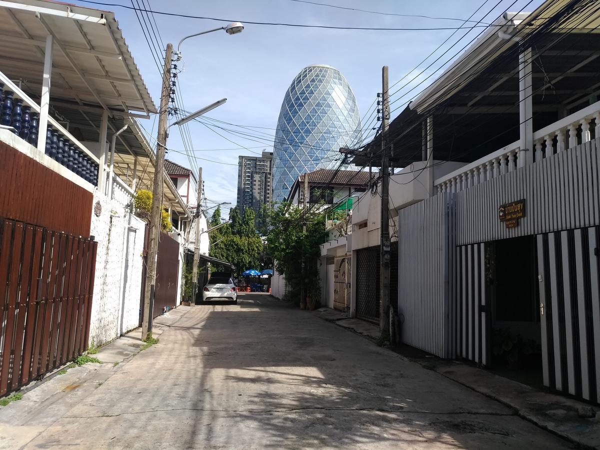 Baan Paan Sook Unitato Hostel Bangkok Bagian luar foto